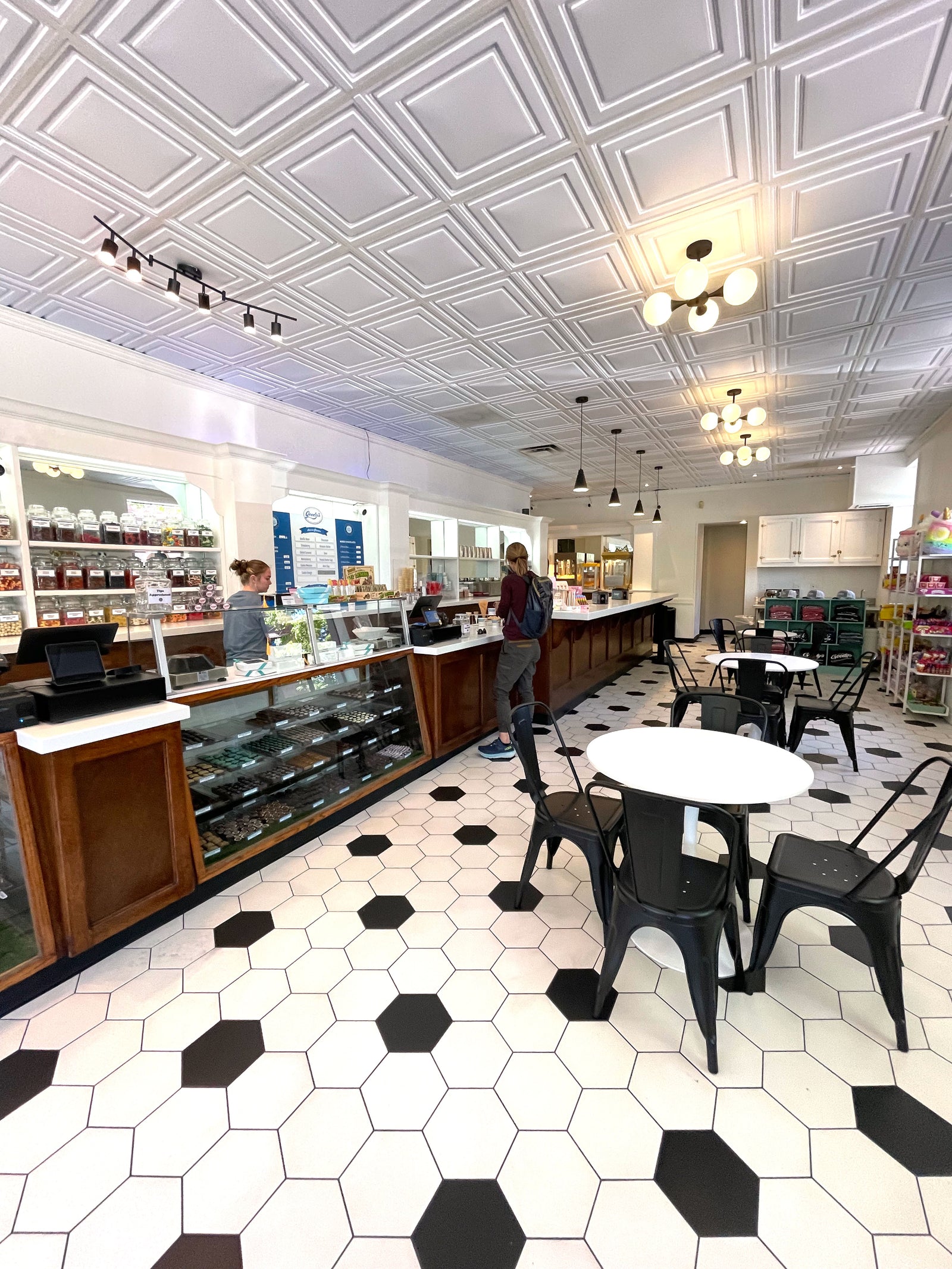 goody's storefront